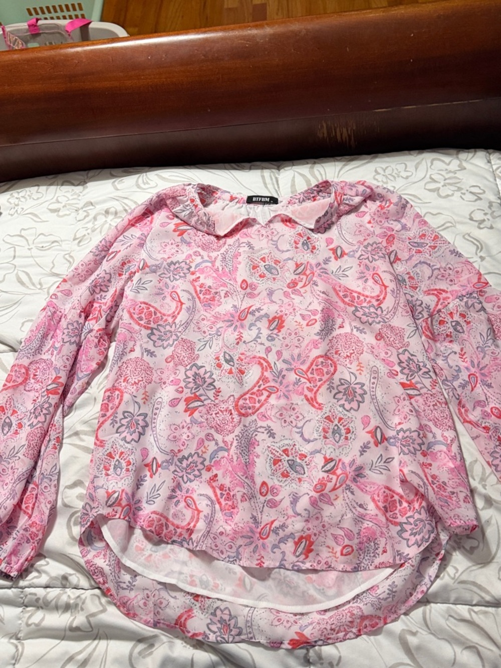 Women’s Pink Paisley Long-Sleeve Blouse